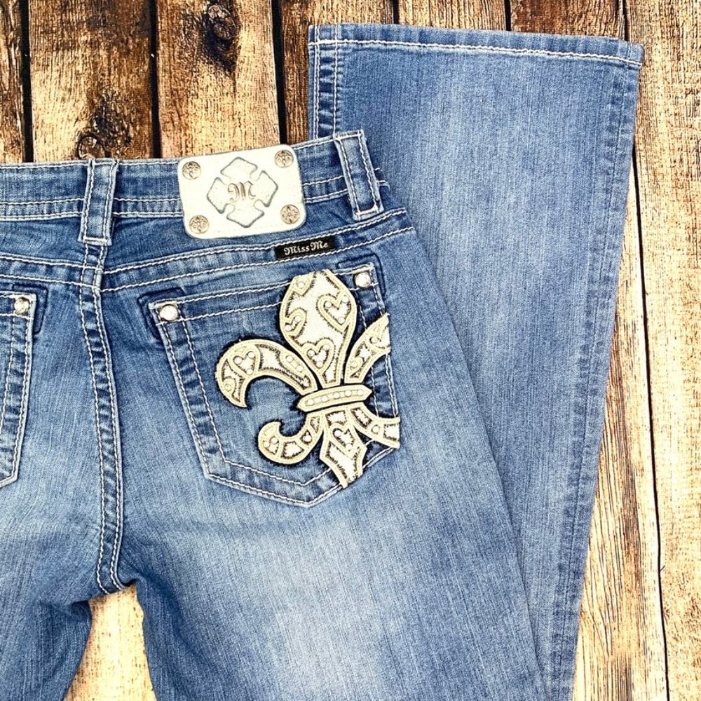 🚫SOLD! 👖|•MISS ME•| Signature Boot Jeans 30x33 L - Picture 2 of 8